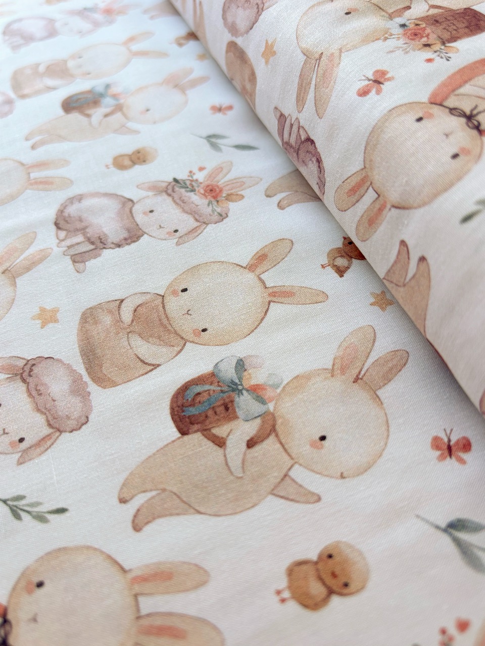 Algodón estampado · conejitos en acuarela