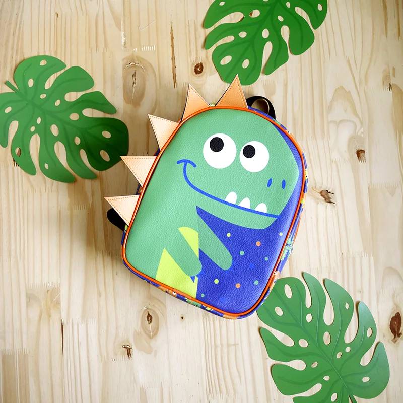 Panel de polipiel para mochila mediana · dinosaurio