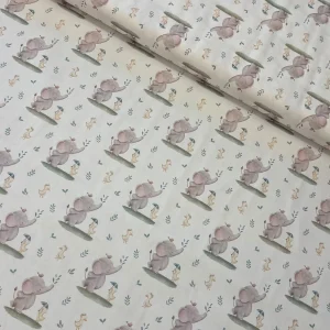 Elefante juguetón